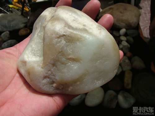 探索和田青海老坑玉石特性與收藏價值