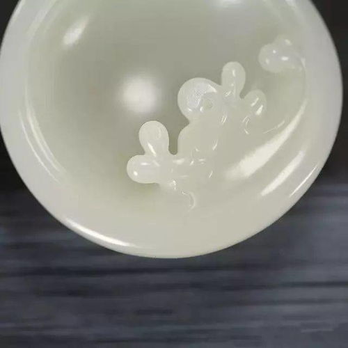 探尋和田玉籽料 從產(chǎn)地、特點(diǎn)到選購與保養(yǎng)的全方位解析