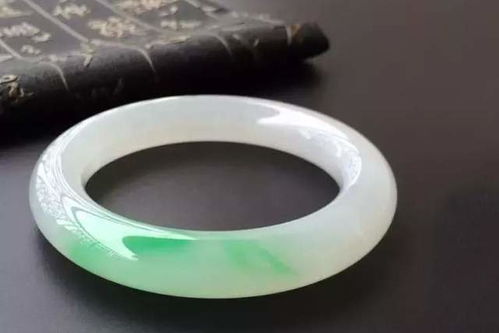 去青海只知道玩？這5樣寶貝一定要去看看，都是有名的特產(chǎn)——青海玉石